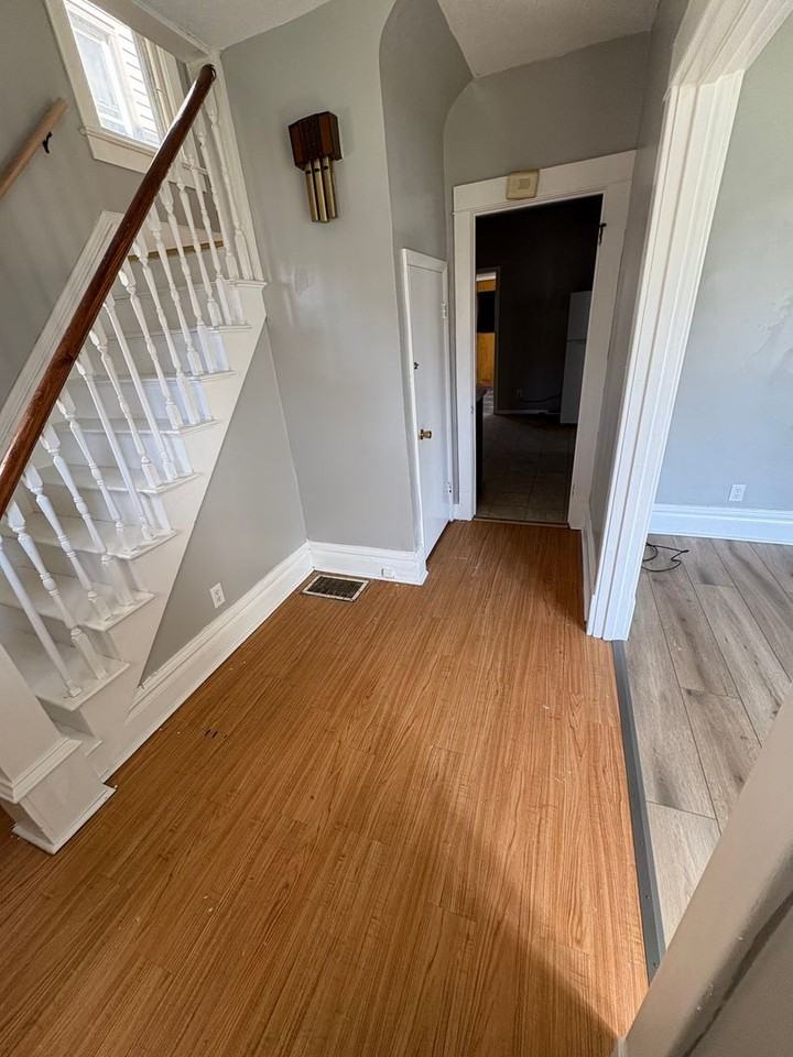 815 W 1st St - Photo 6 of 15