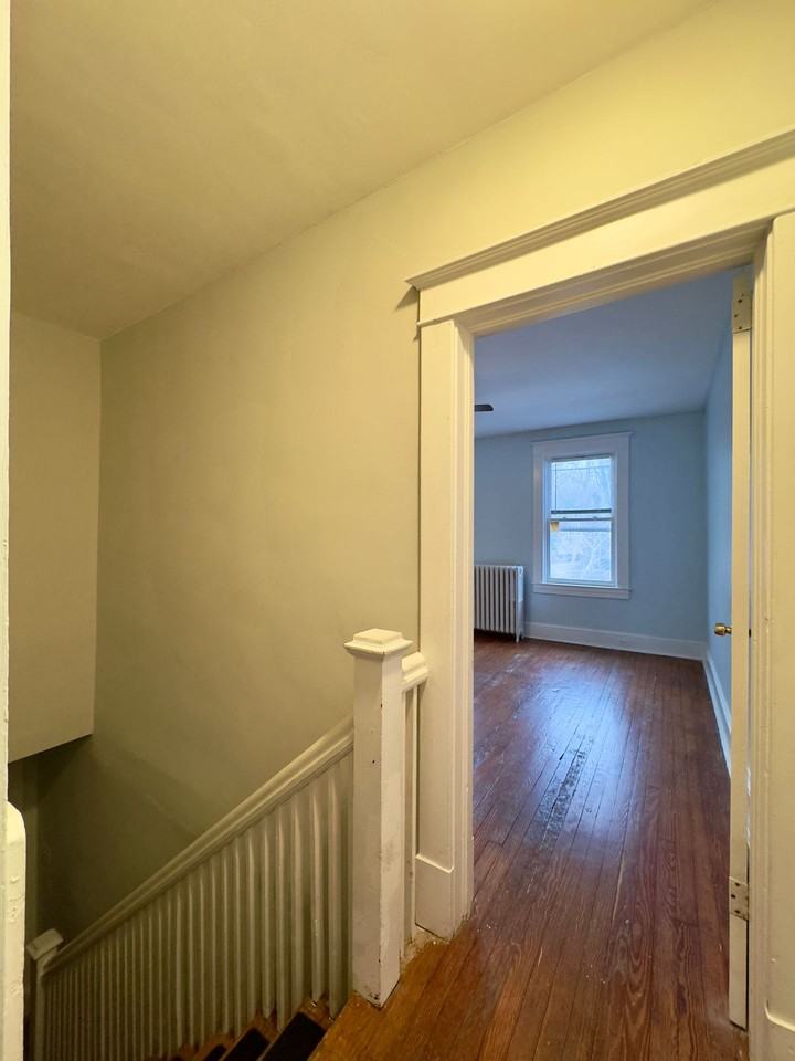 4227 Euclid Ave - Photo 5 of 21