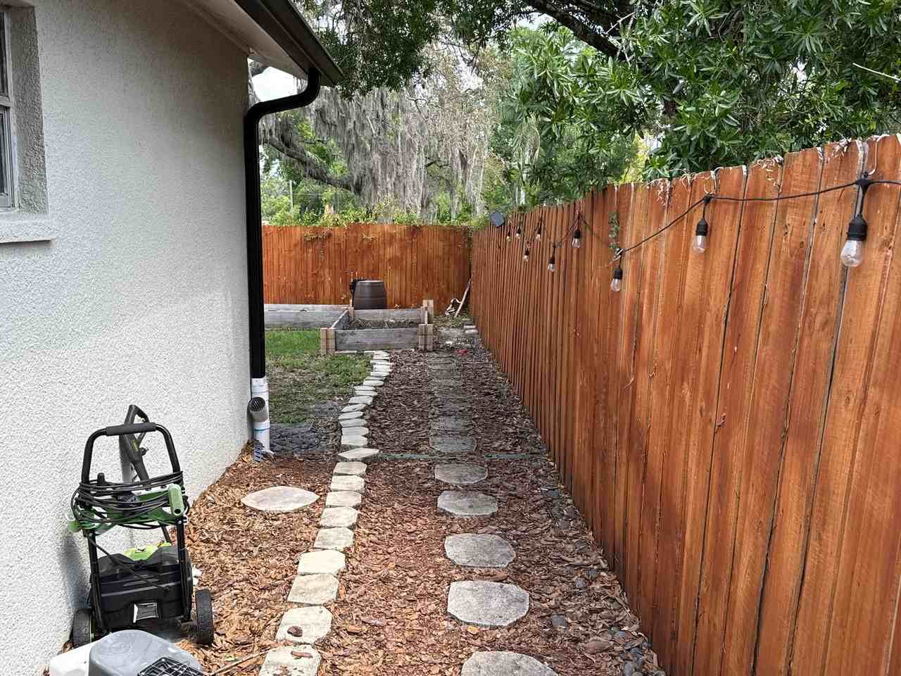 1712 Escort Ave - Photo 4 of 18