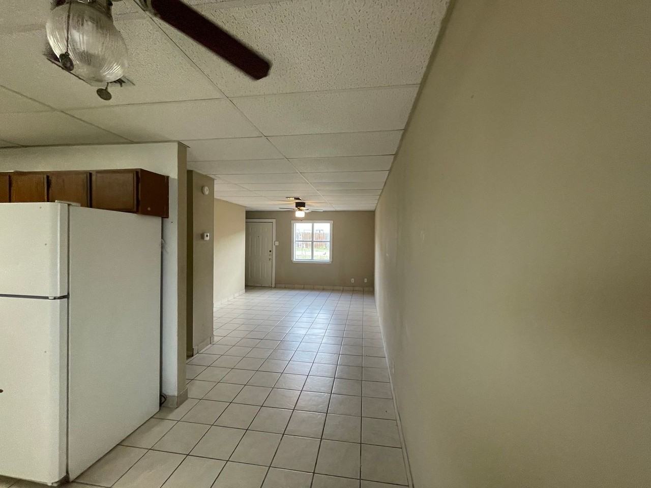 102 S Commonsway Dr - Photo 3 of 15