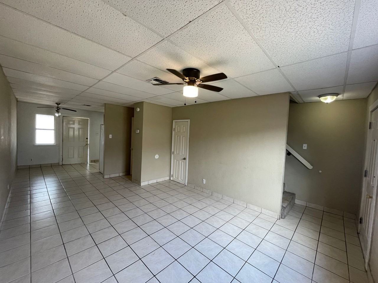 102 S Commonsway Dr - Photo 4 of 15