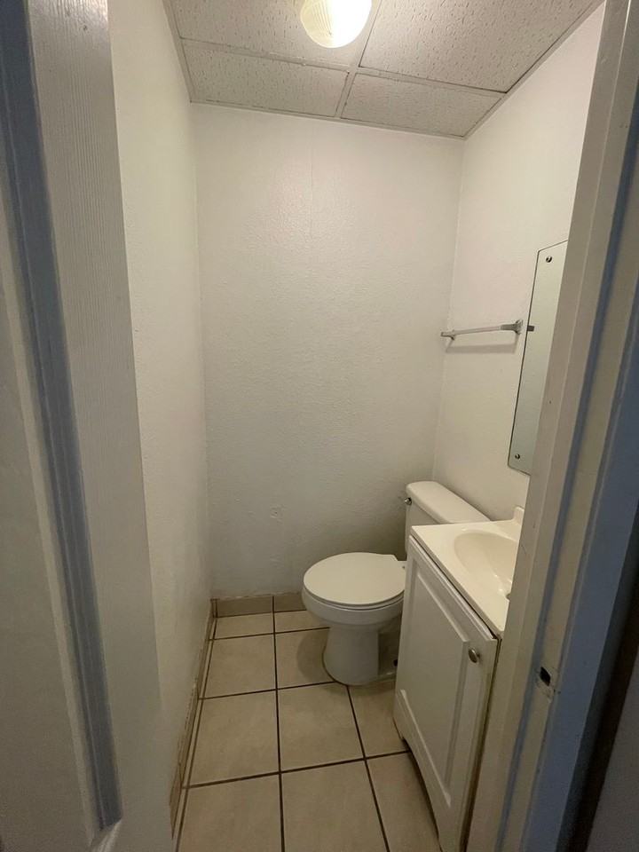 102 S Commonsway Dr - Photo 6 of 15