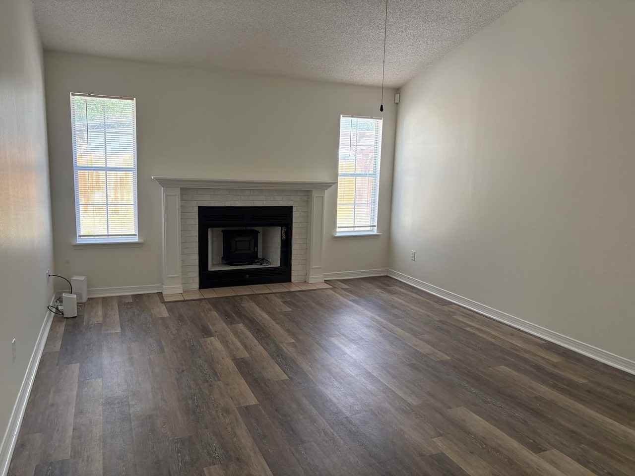 192 Wright Cir - Photo 2 of 17