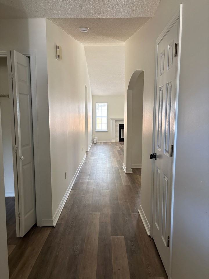 192 Wright Cir - Photo 4 of 17