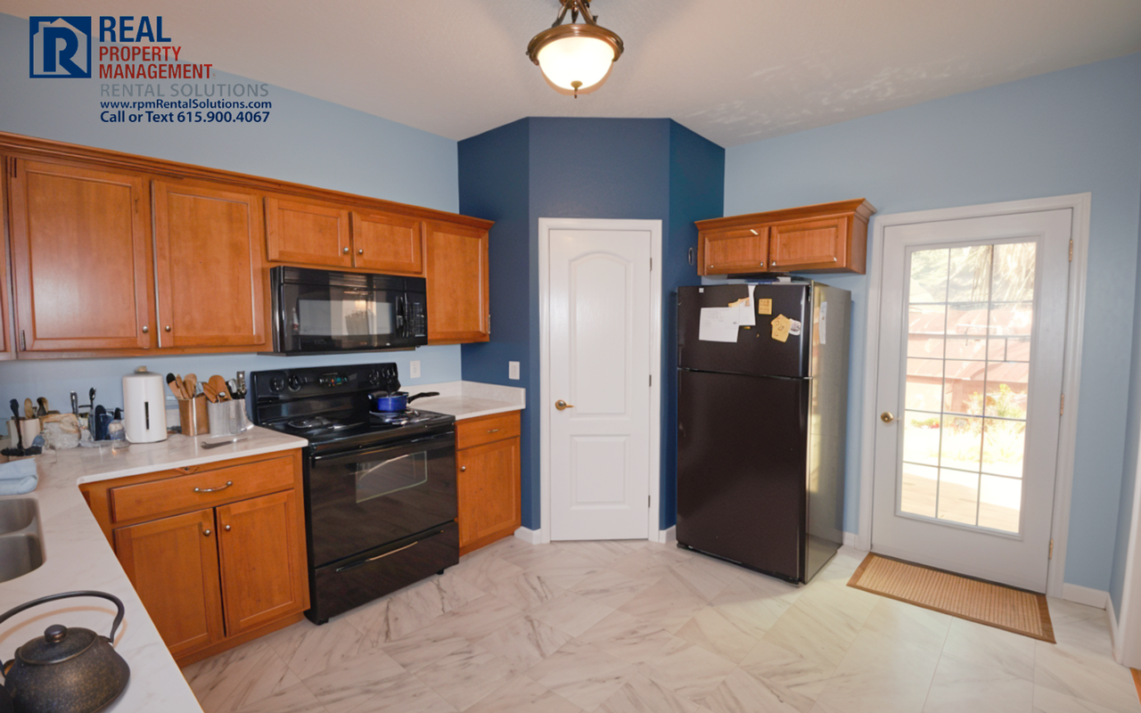 284 Meigs Dr #E37 - Photo 3 of 10