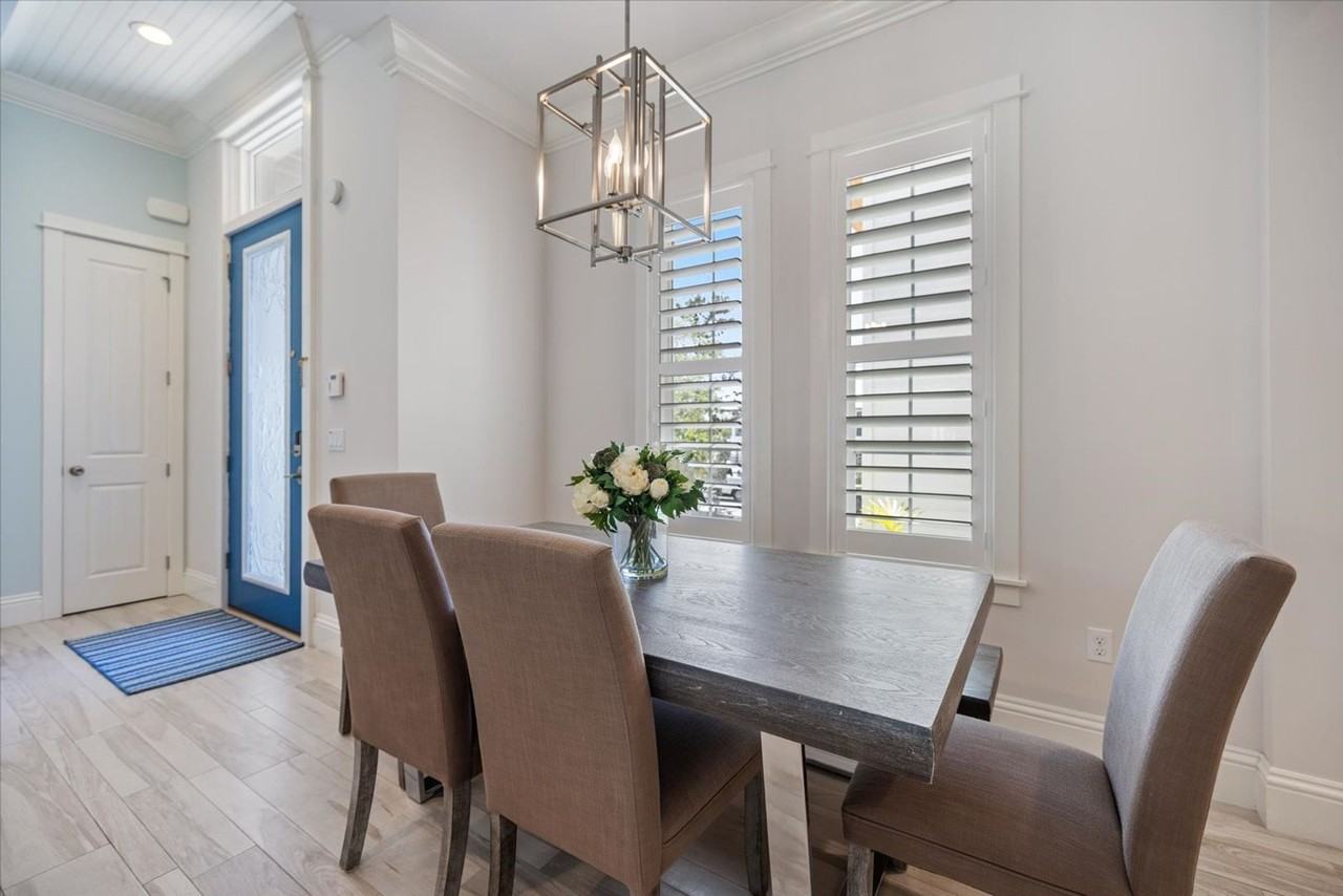 3919 Roberts Point Rd - Photo 5 of 47