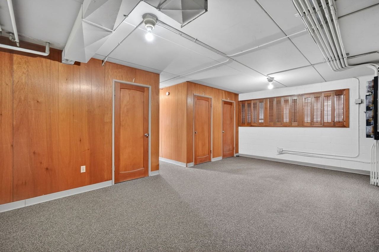 Nelson 8 Plex - Photo 3 of 9