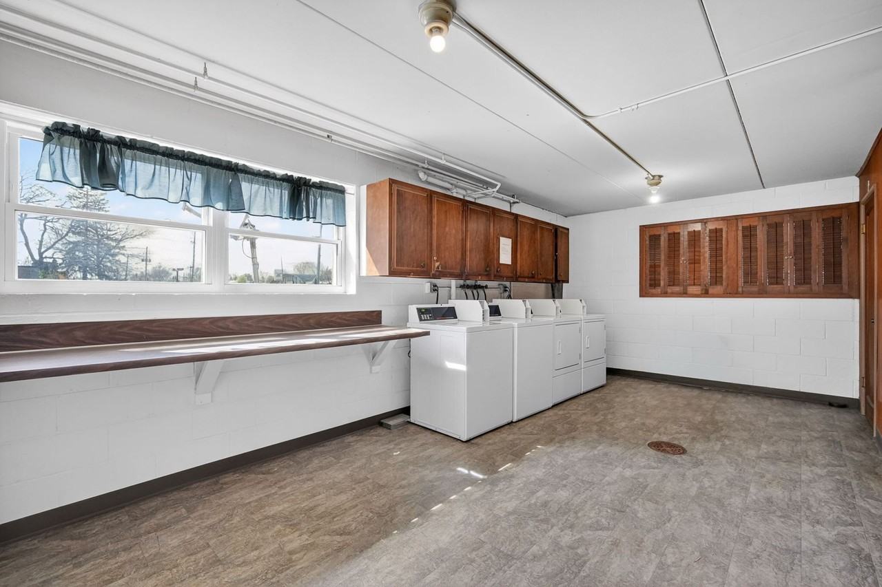 Nelson 8 Plex - Photo 4 of 9