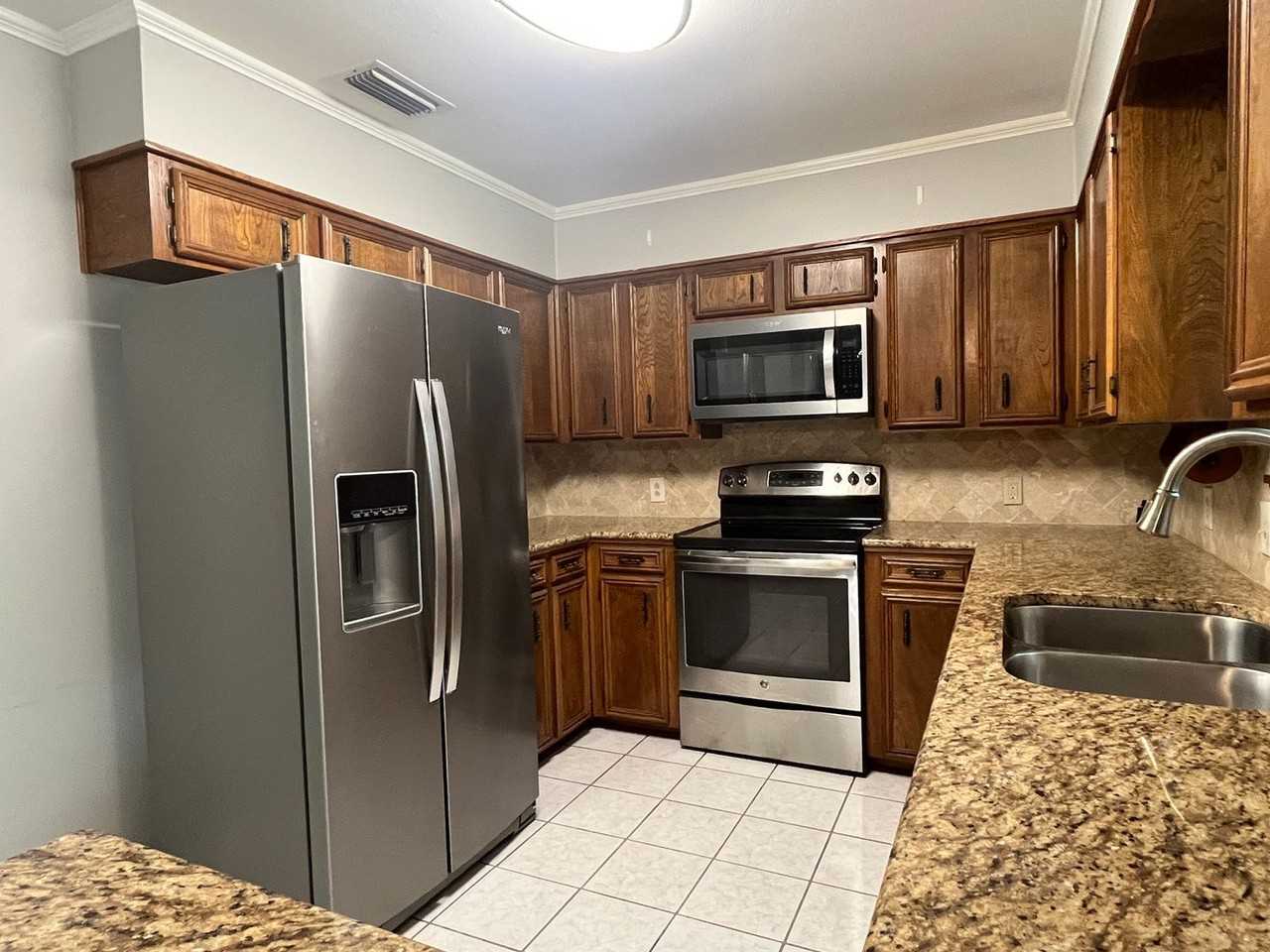 617 Turtle Creek Dr - Photo 5 of 32