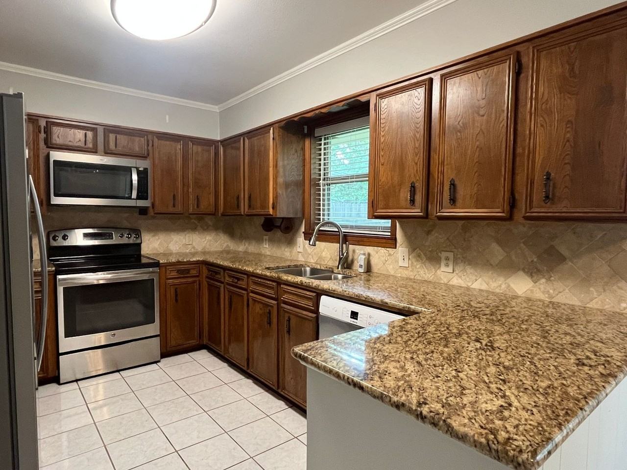 617 Turtle Creek Dr - Photo 6 of 32