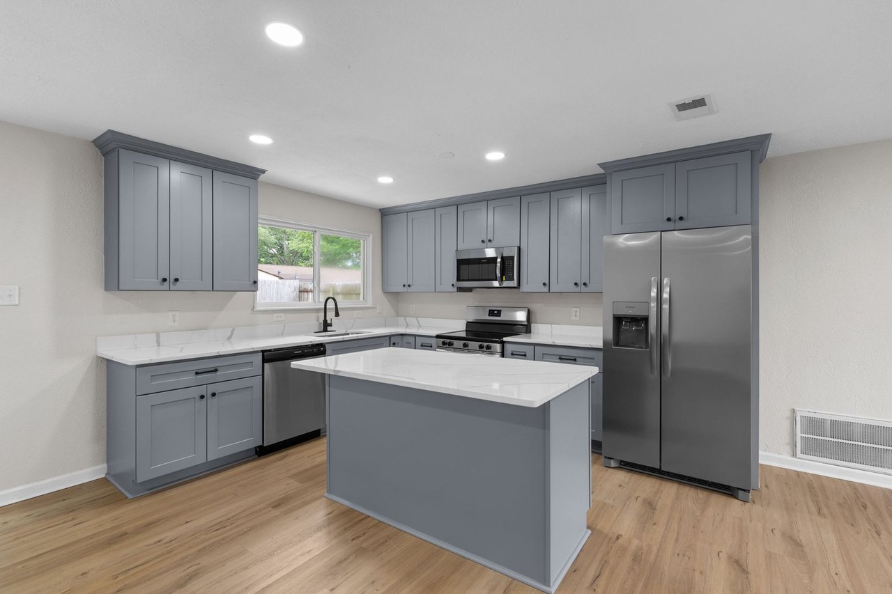 412 Lineberry Rd - Photo 6 of 32