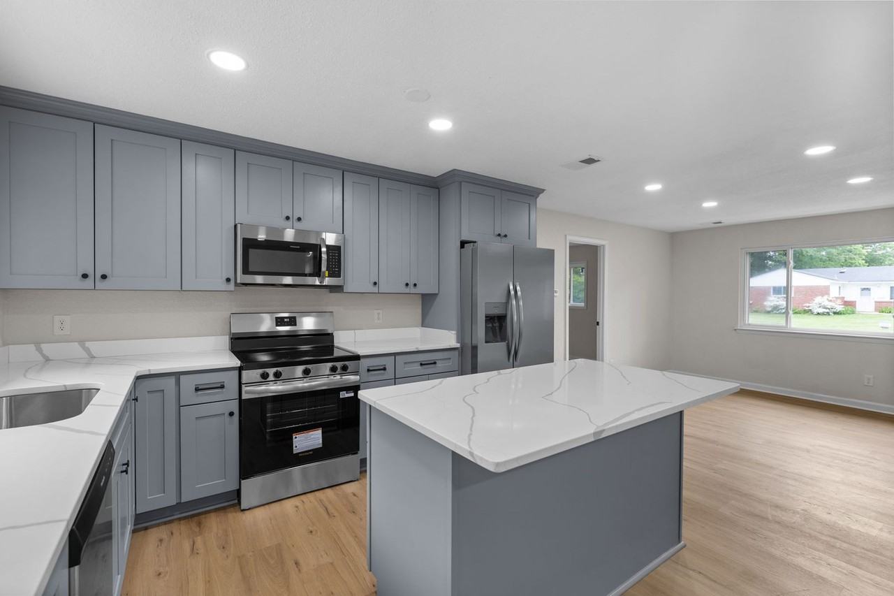 412 Lineberry Rd - Photo 7 of 32