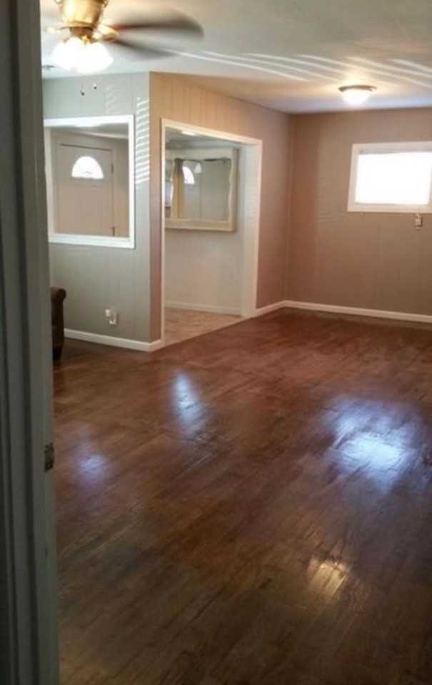 3320 32nd St - Photo 2 of 17