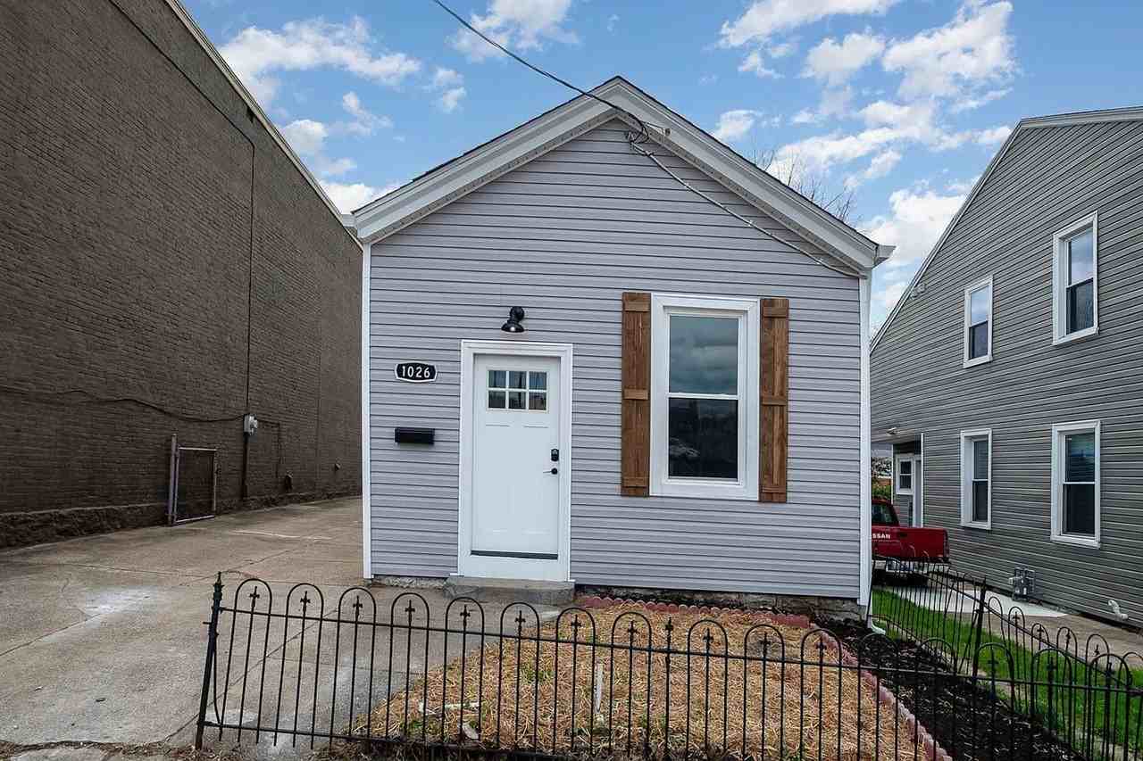 1026 Orchard St - Photo 2 of 22