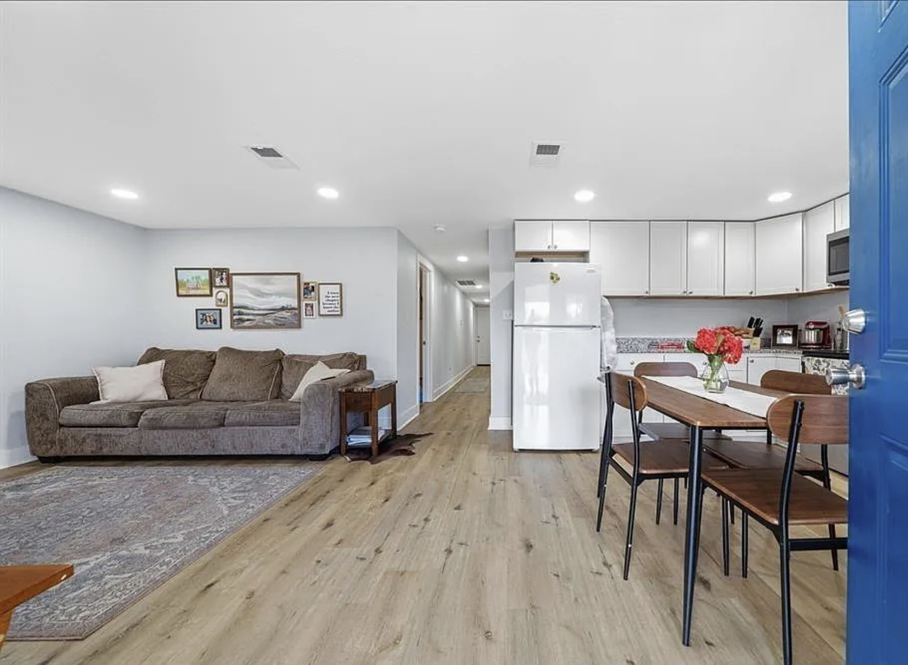 213 Barrett St - Photo 2 of 15