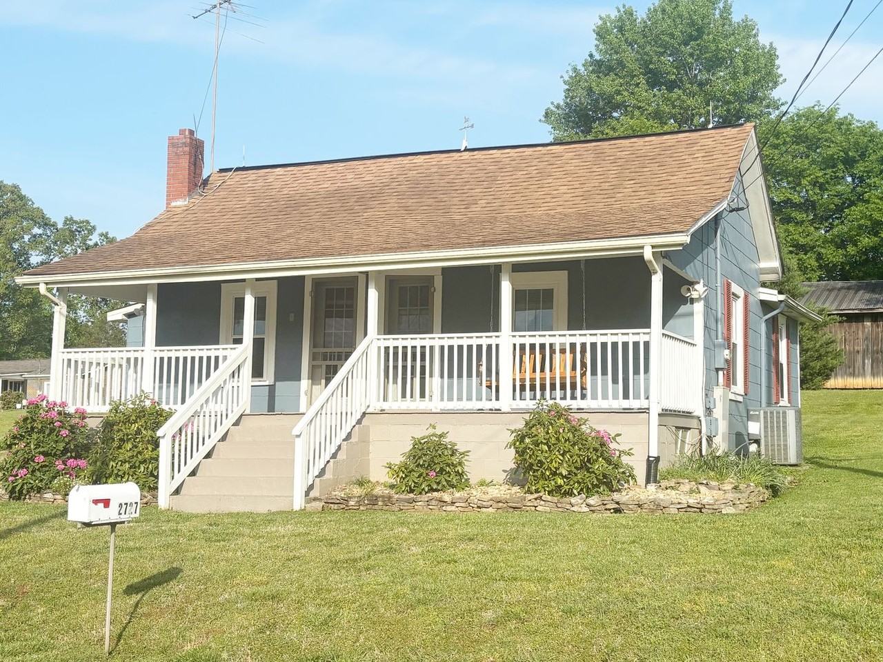 2727 Barkshed Rd - Photo 2 of 16