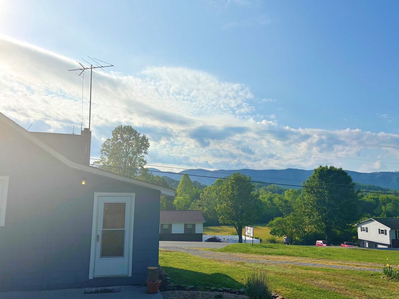 2727 Barkshed Rd - Photo 5 of 16