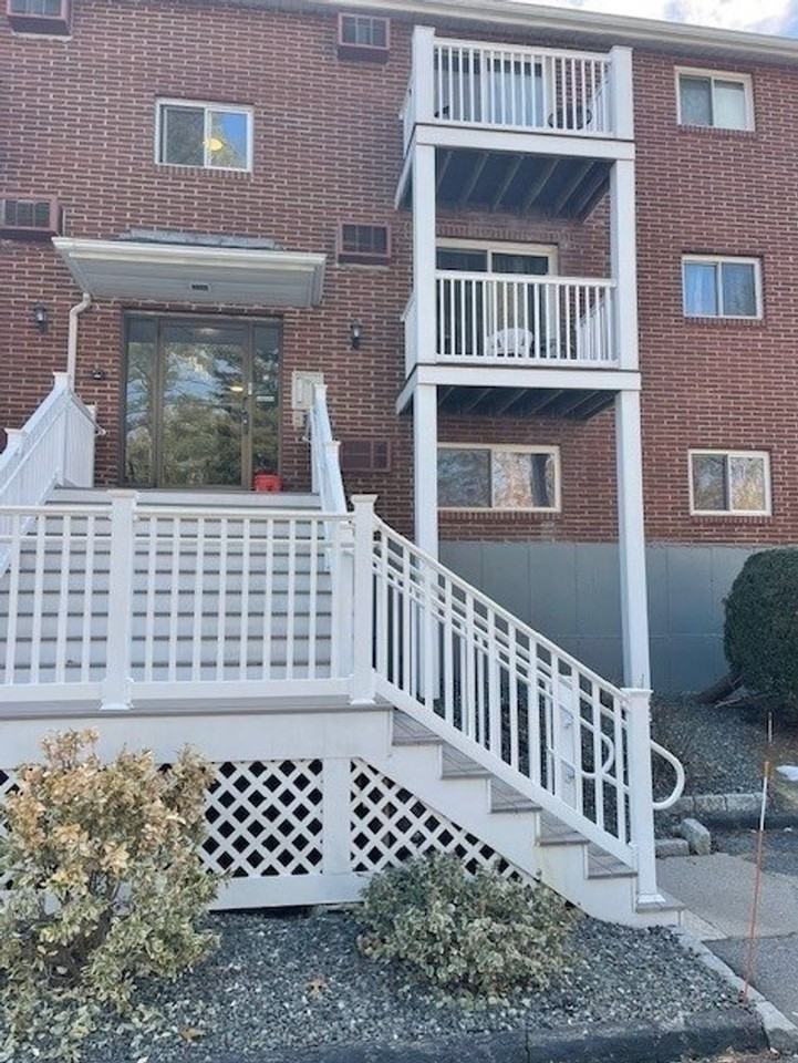 616 Boston Post Rd E - Photo 2 of 19