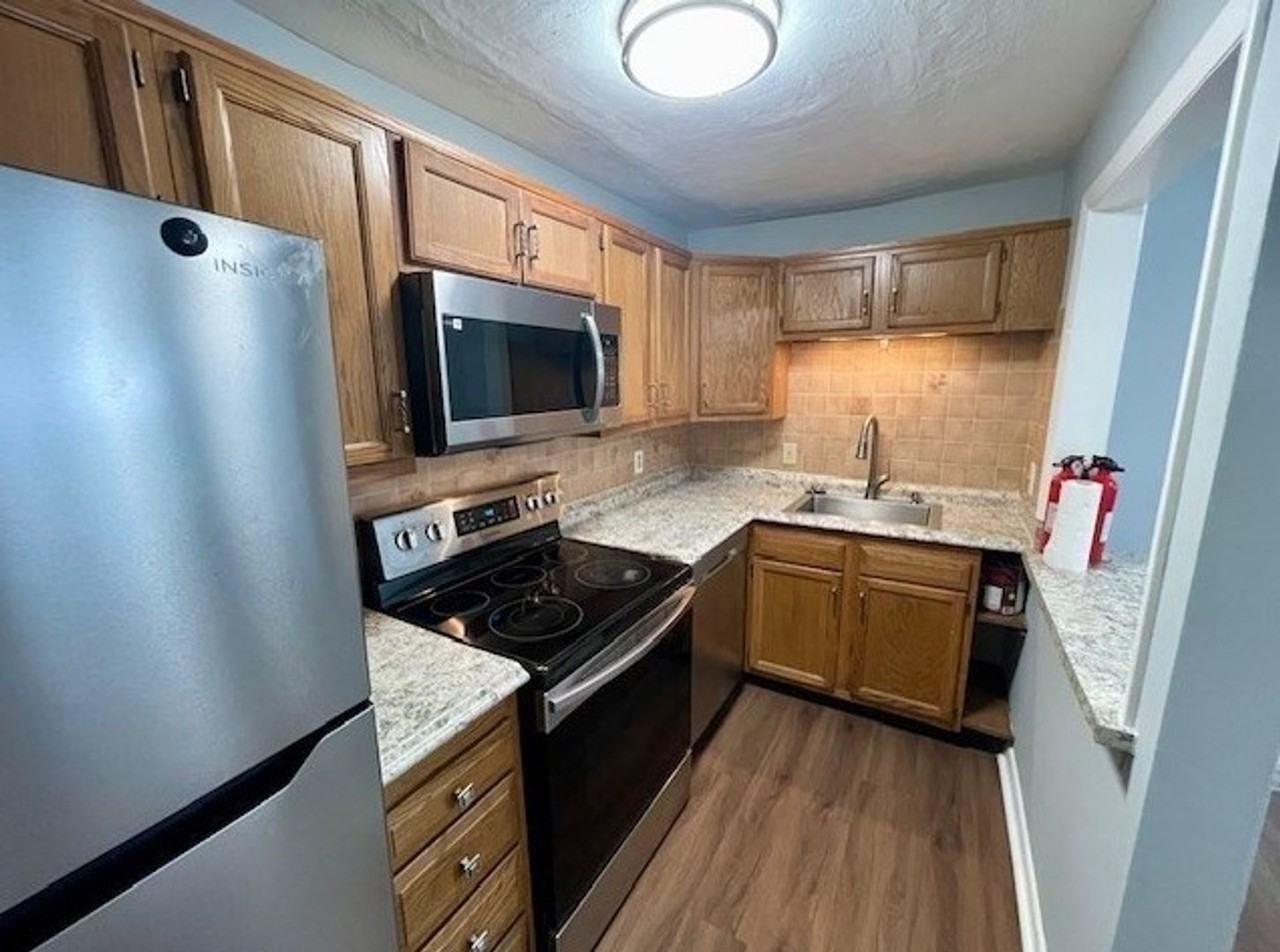 616 Boston Post Rd E - Photo 6 of 19