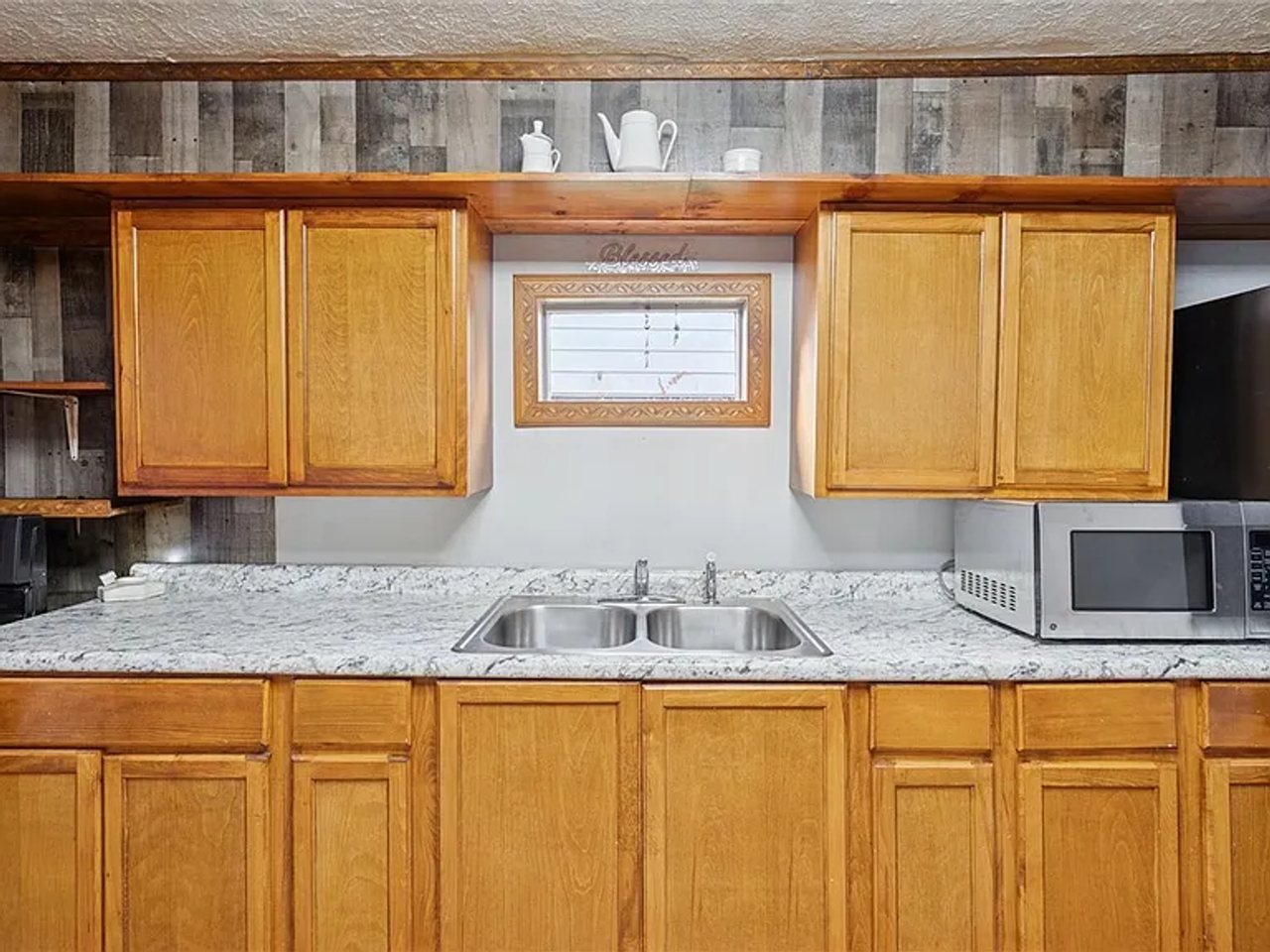 305 American Ave - Photo 5 of 19