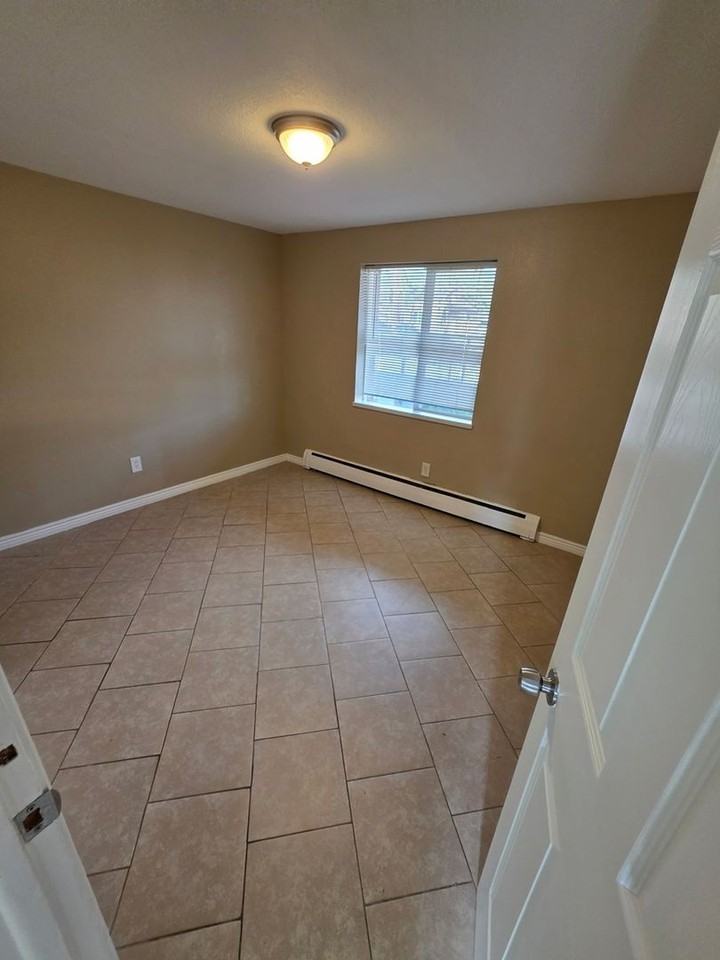 2041 Fairplay St - Photo 7 of 11