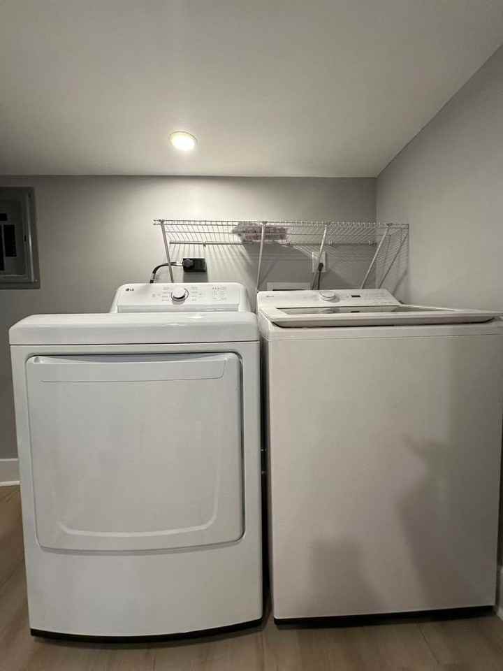 2545 S Franklin St - Photo 2 of 20