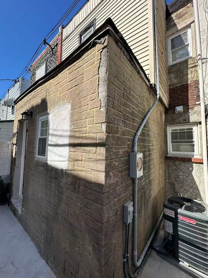 2545 S Franklin St - Photo 6 of 20