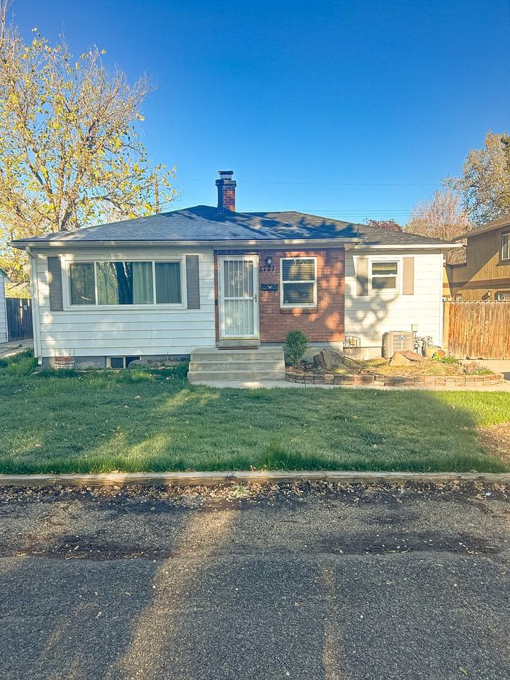 1721 S Shoshone St #1 - Photo 2 of 45