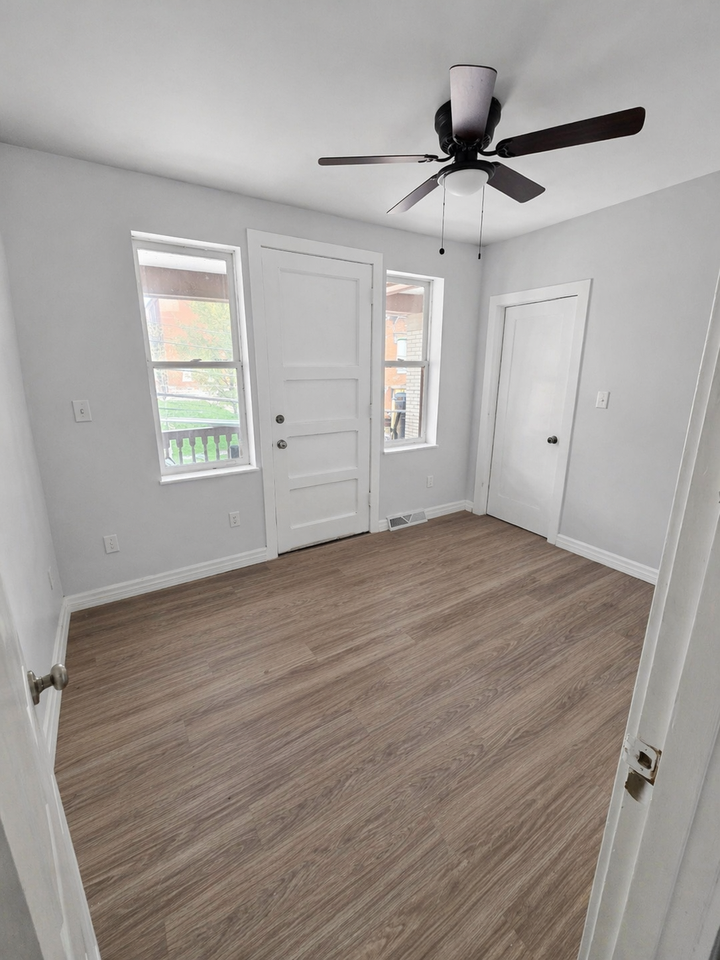 1609 Brighton Pl #1 - Photo 6 of 13