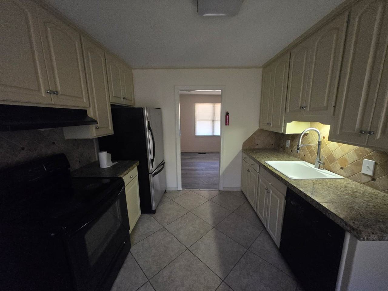 3985 Roxbury Rd #1 - Photo 3 of 10