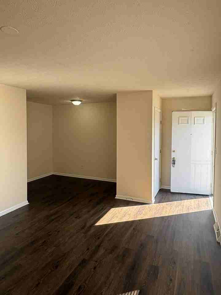 1617 Mcintosh St #C - Photo 3 of 23