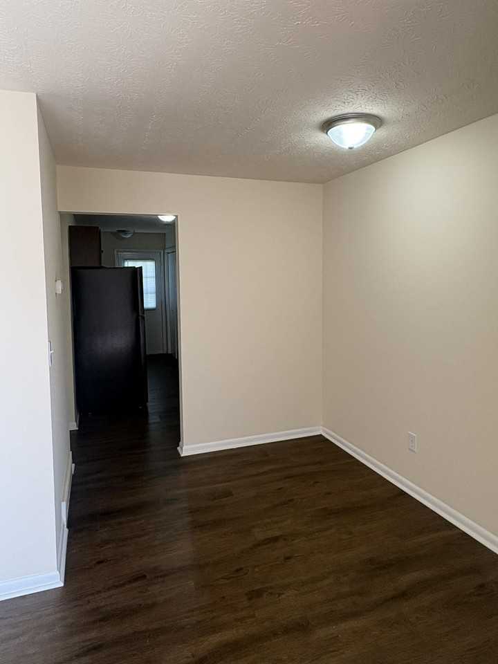 1617 Mcintosh St #C - Photo 4 of 23