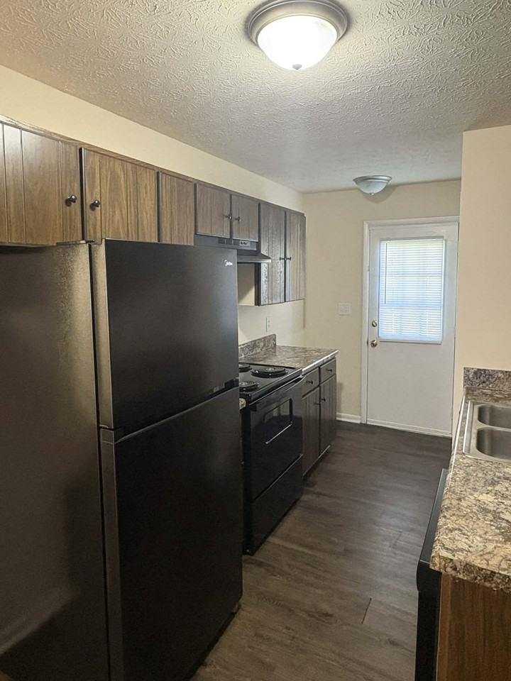 1617 Mcintosh St #C - Photo 6 of 23