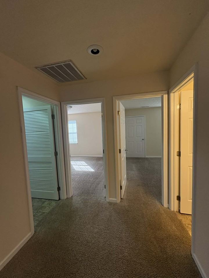 1618 Mcintosh St #C - Photo 4 of 16