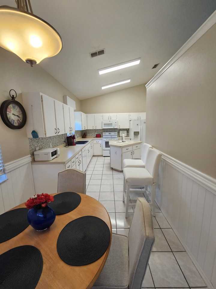 17817 Se 115th Ct #1 - Photo 4 of 26