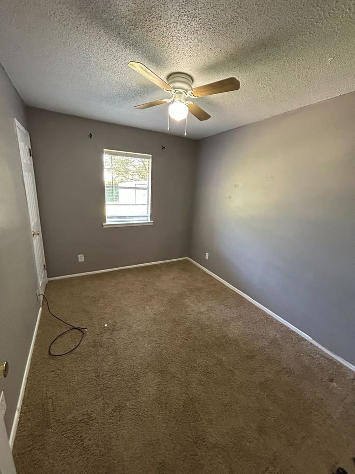 728 Amity Ln #1 - Photo 5 of 10