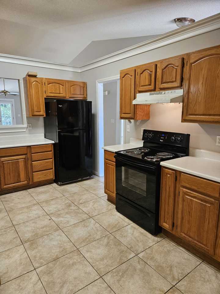 189 E Lakemont DrUnit B #B - Photo 3 of 38