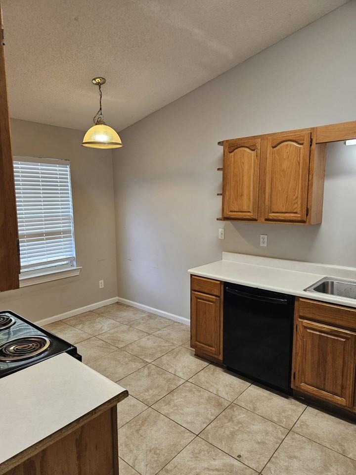 189 E Lakemont DrUnit B #B - Photo 7 of 38