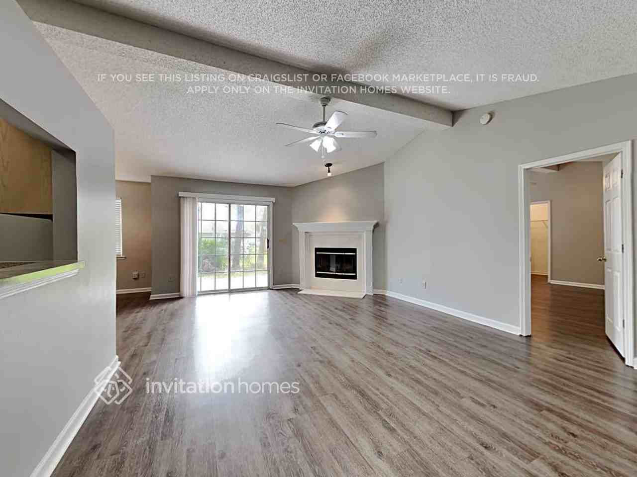 1995 Hovington Cir W - Photo 3 of 14