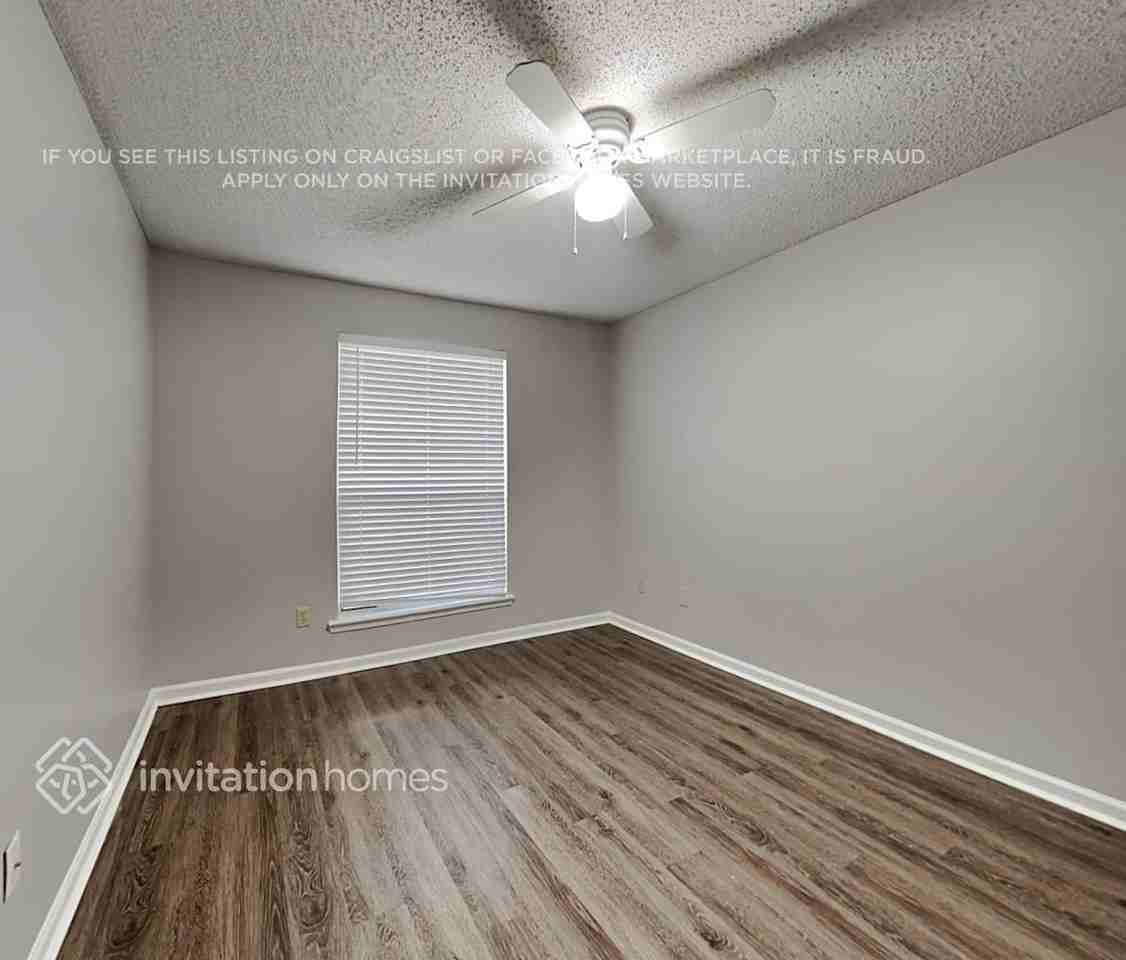 1995 Hovington Cir W - Photo 7 of 14