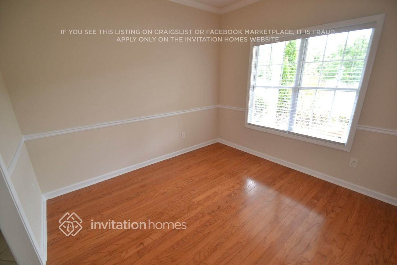 5649 Rutland Dr - Photo 2 of 12