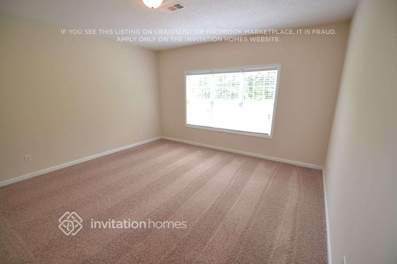 5649 Rutland Dr - Photo 4 of 12