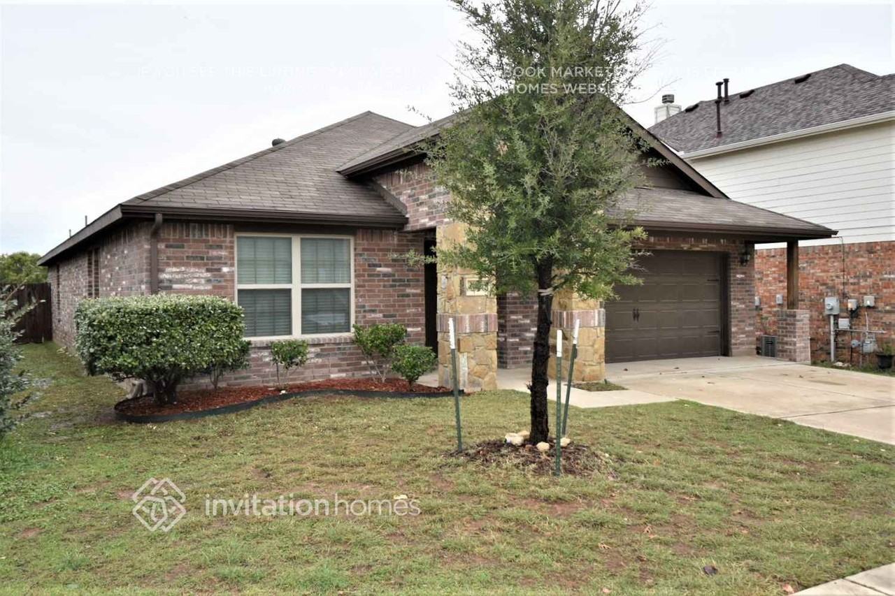 4904 Galley Cir - Photo 2 of 15