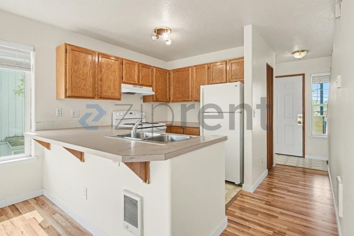 1530 Ne 68th Ave - Photo 7 of 20