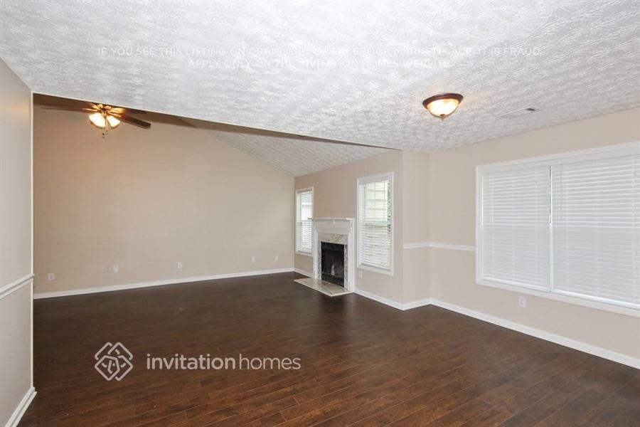 3990 Piper Glen Dr - Photo 2 of 20