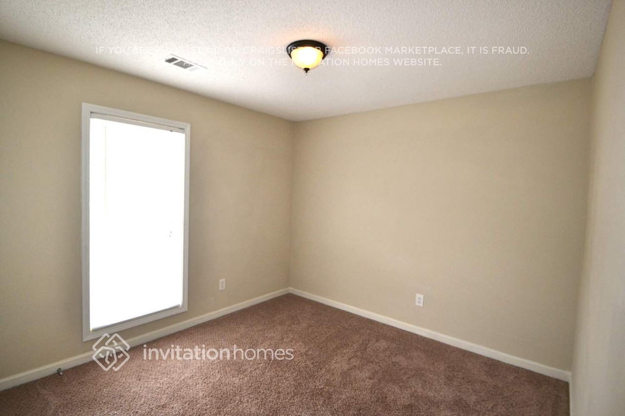 193 Windsor Cir - Photo 4 of 10