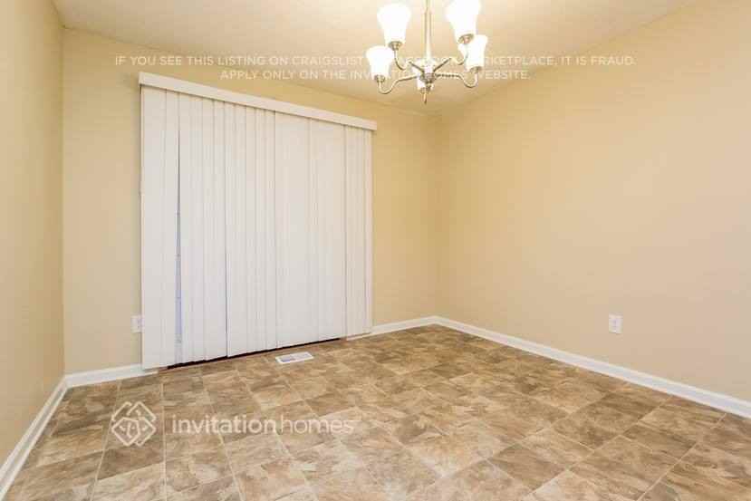 1398 Yates Ave - Photo 5 of 26