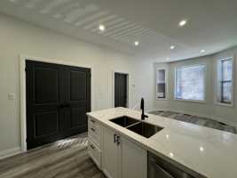 featured image of 105 Cannon St E