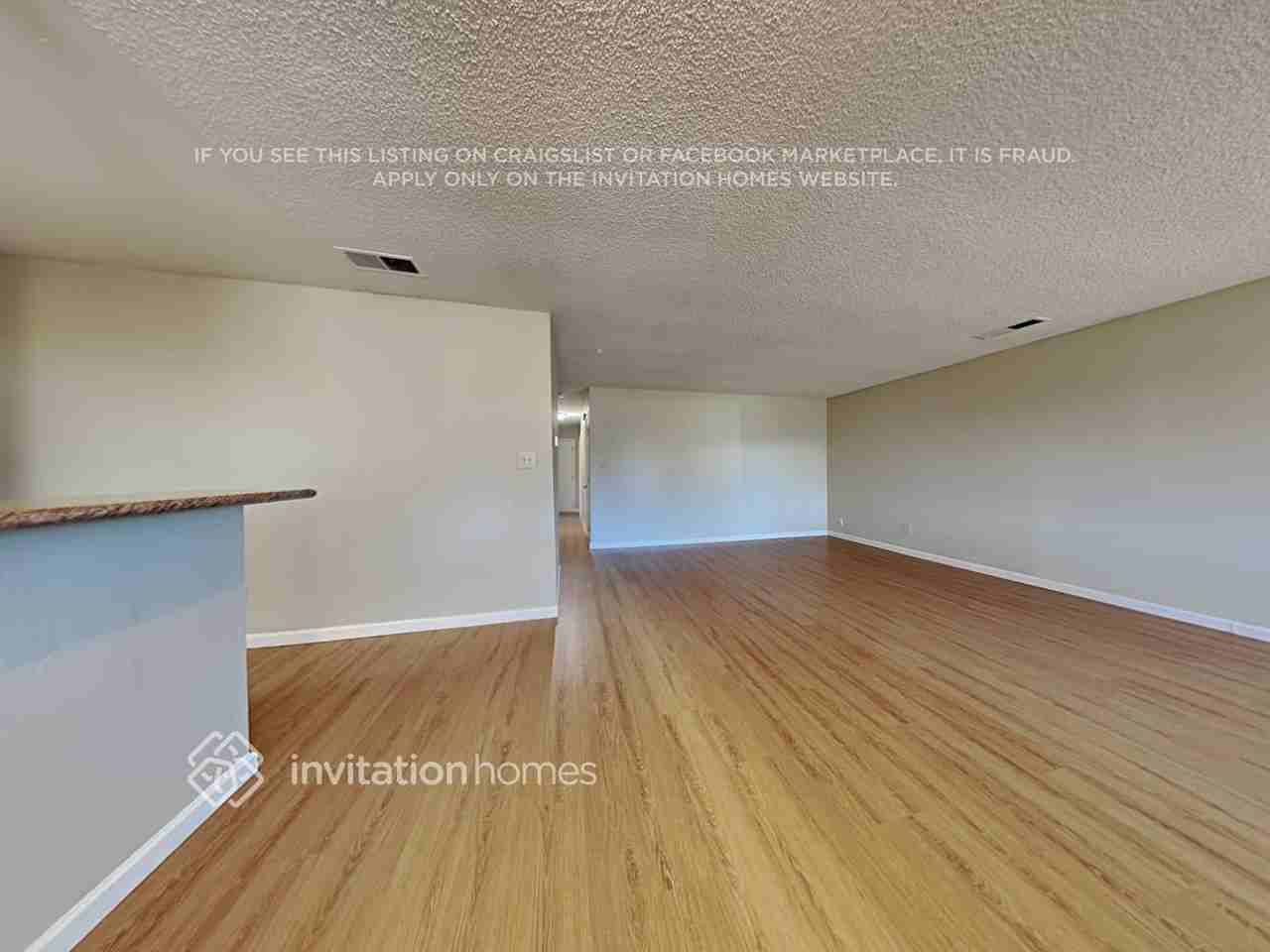 1658 Ashwood Dr - Photo 4 of 14