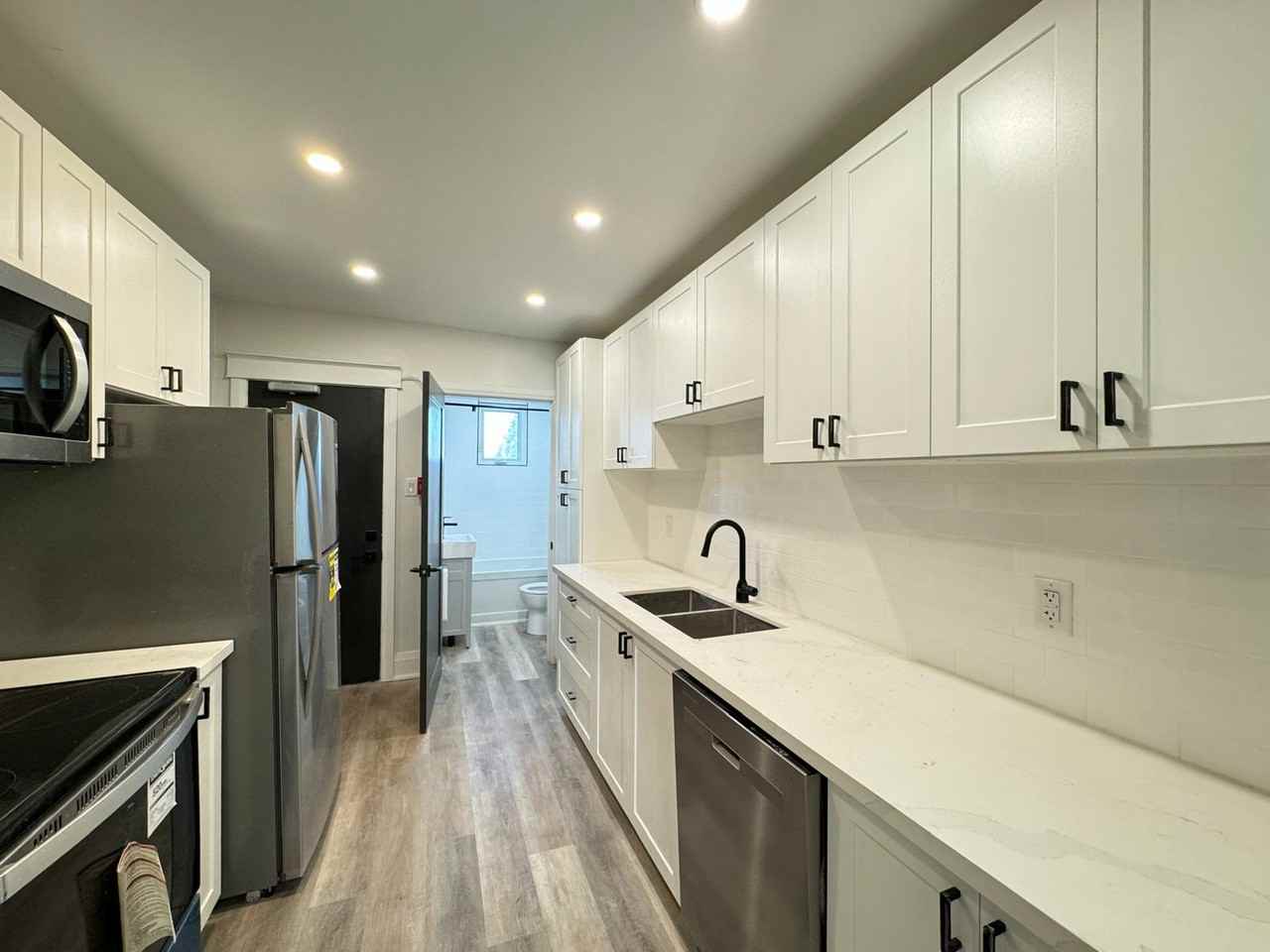 931 Main St east - Photo 5 of 30
